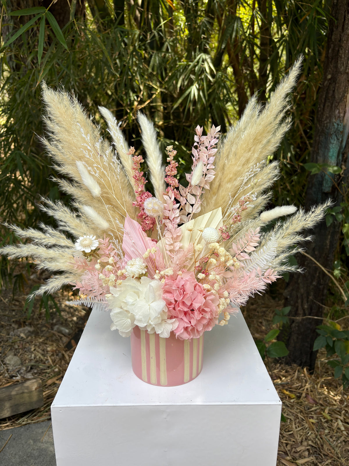 VASE 12