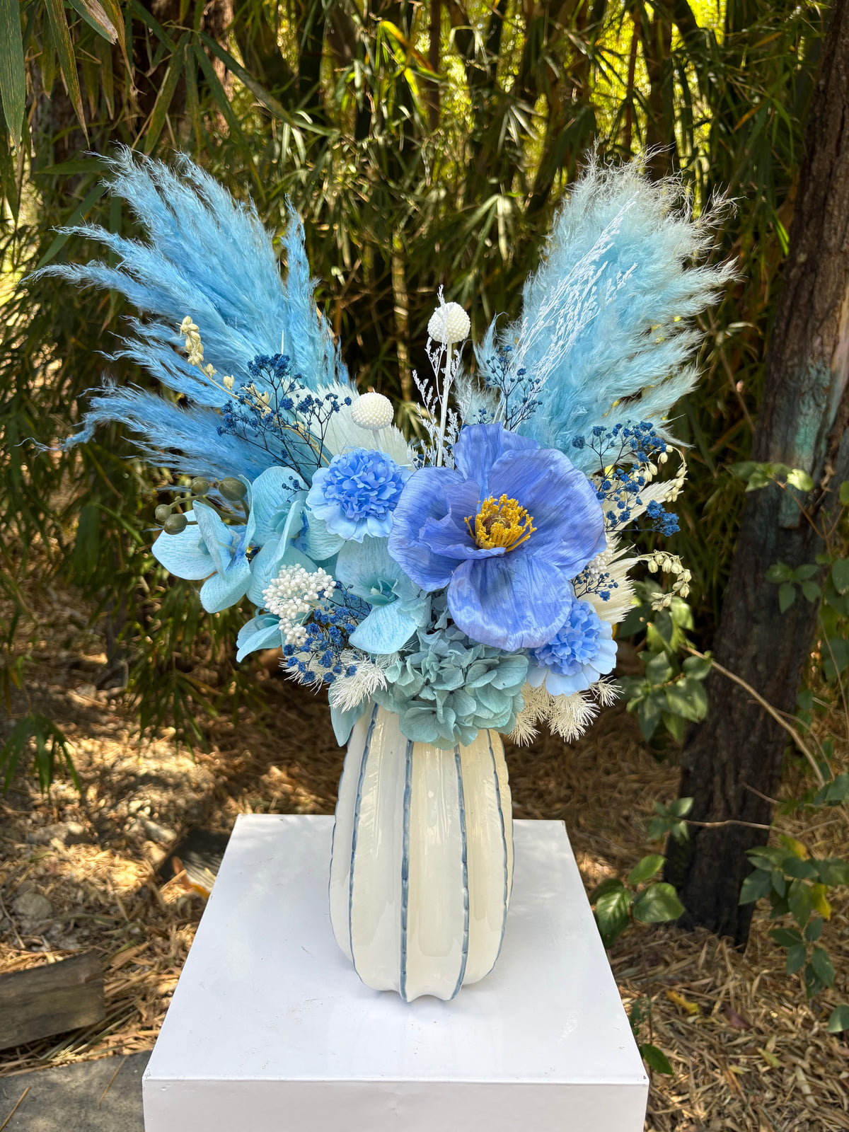 VASE 28