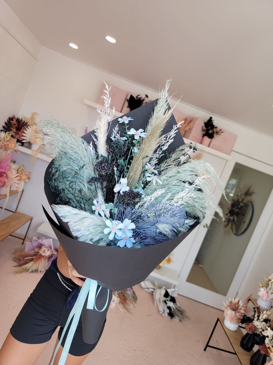 // BOUQUET 4 // Pretty Dead Flowers