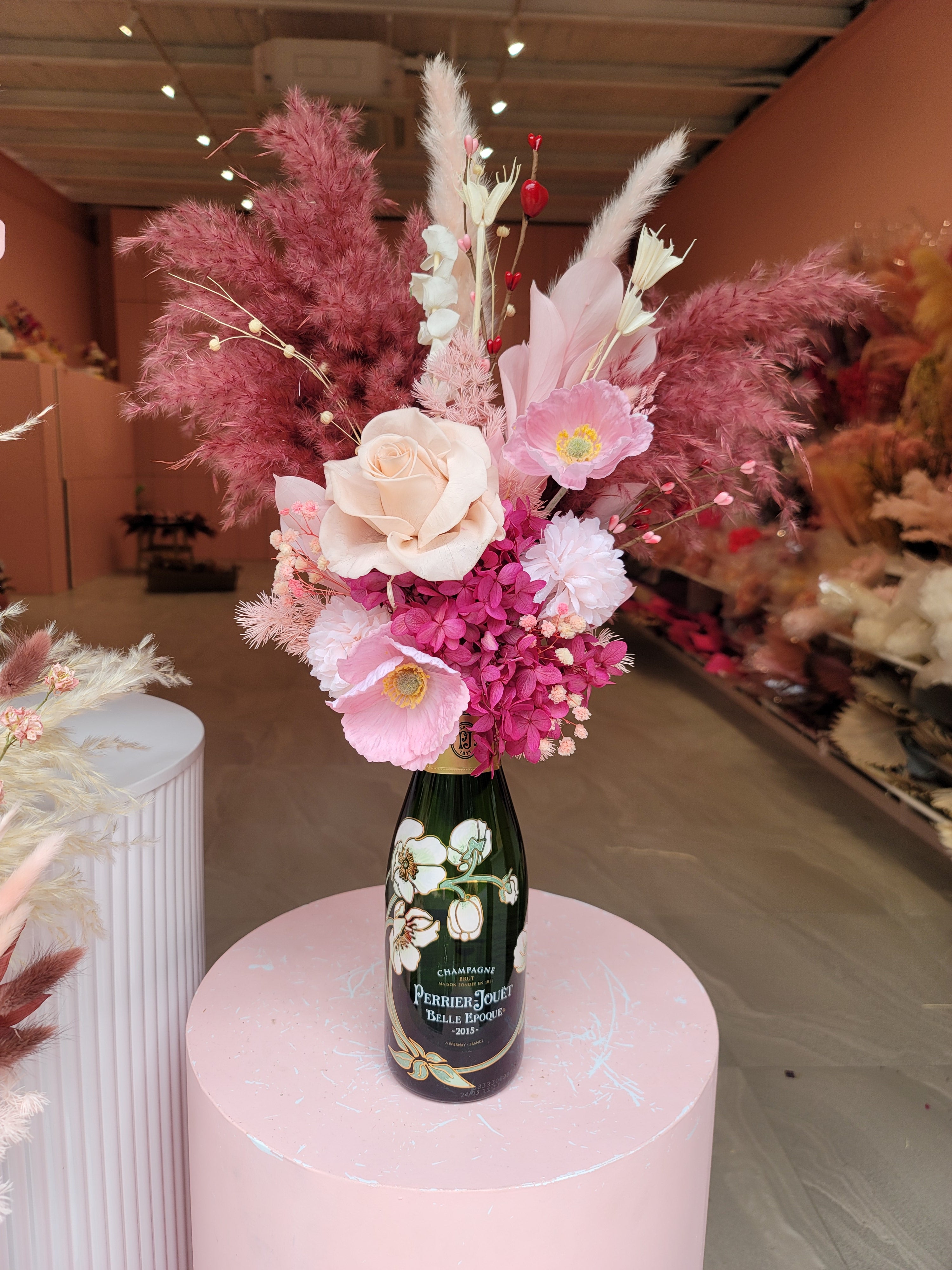 // AVALEE WINE TOPPER //