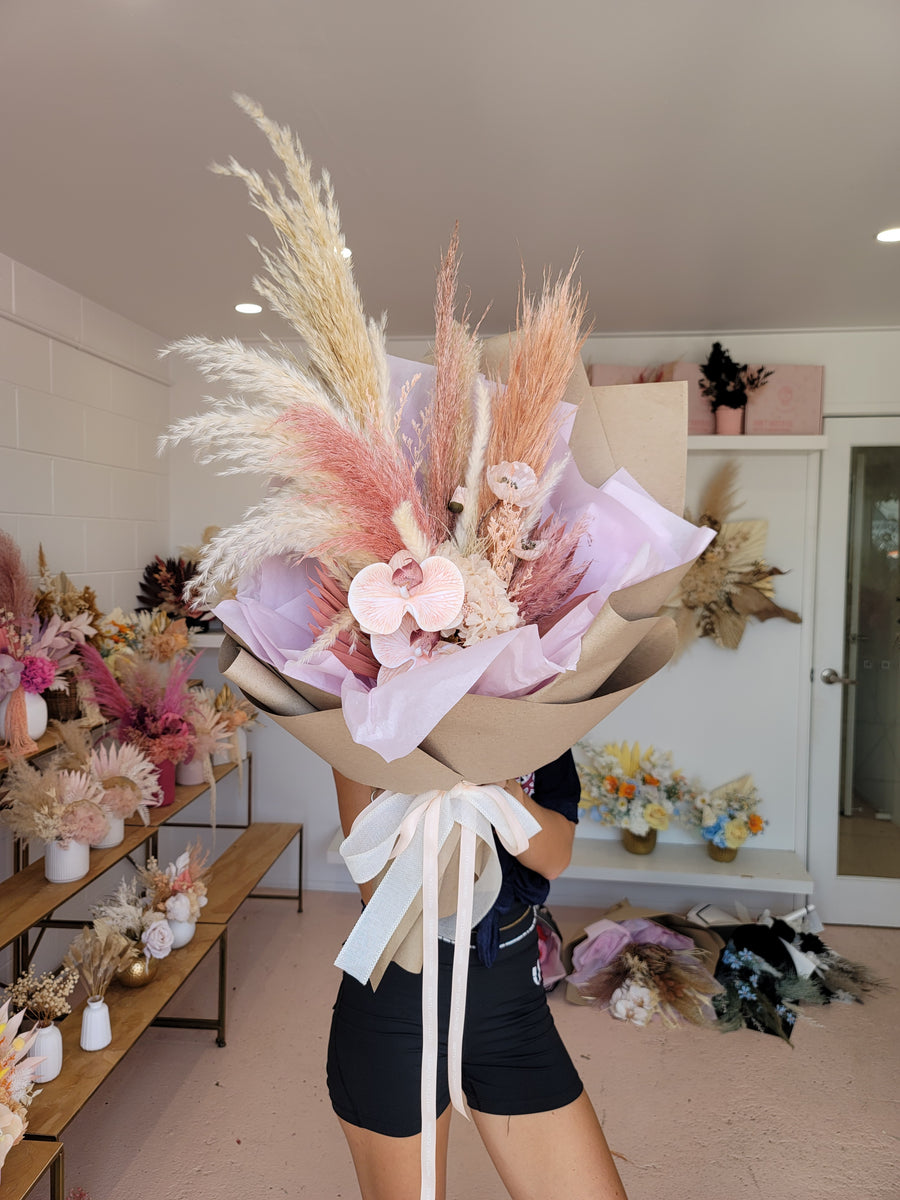 // BOUQUET 1 // Pretty Dead Flowers