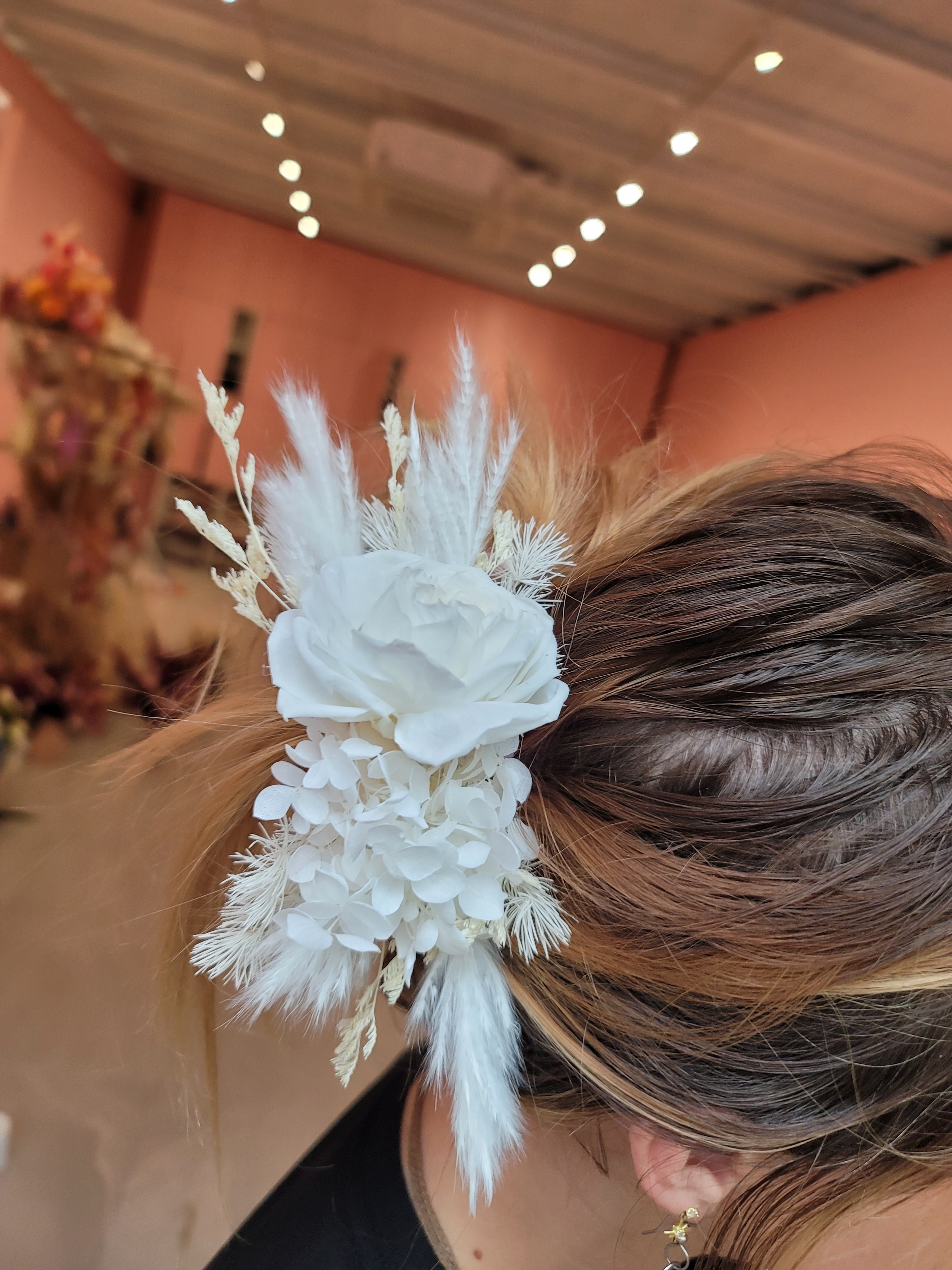 // FLORAL HAIR CLIP //